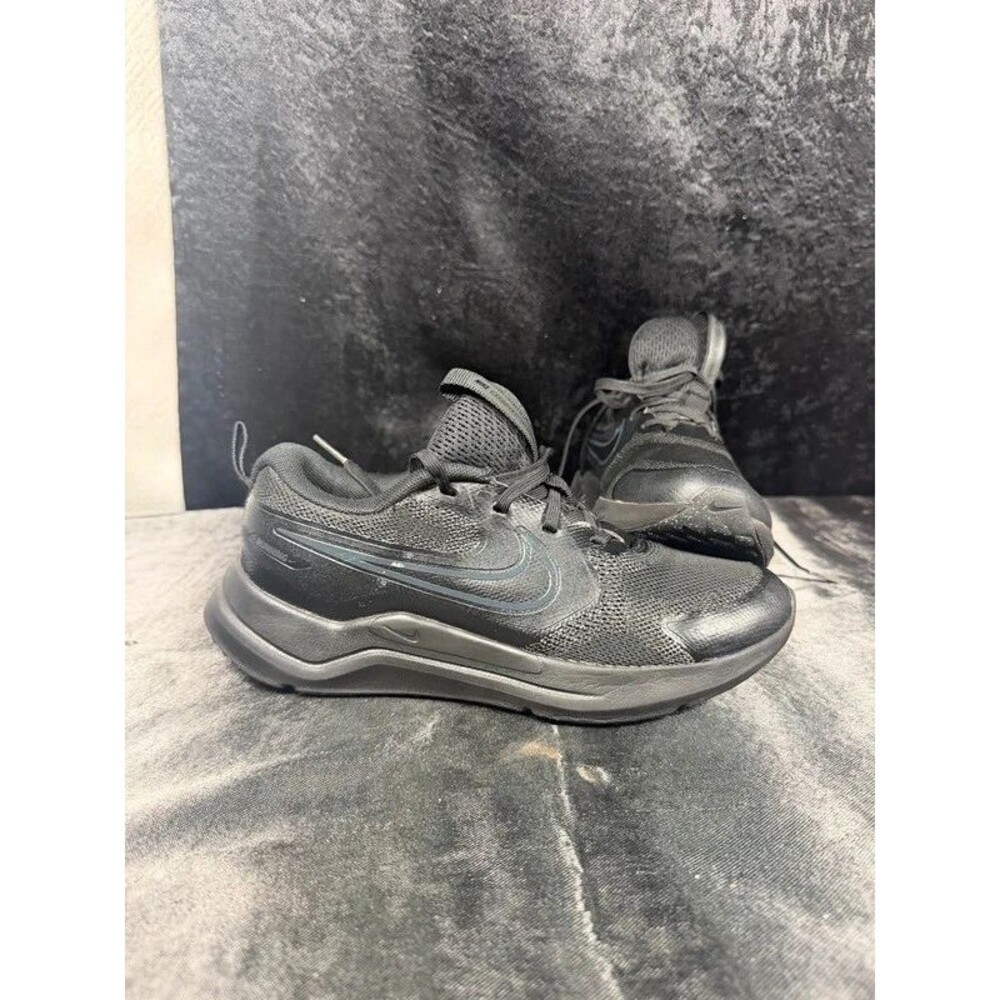 Womens 5.5 Youth 4Y Nike Cosmic Runner Shoes